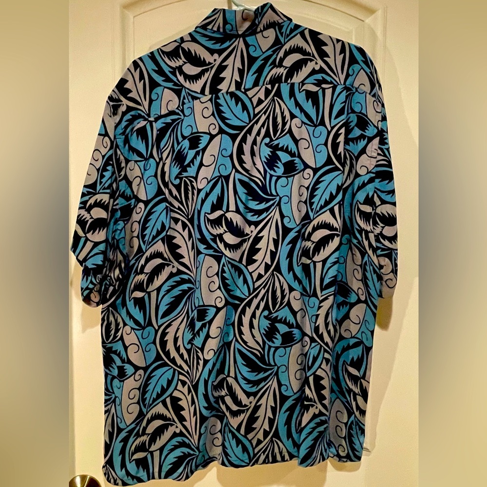 Tommy Bahama Look Alike Button Shirt- M